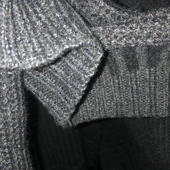 RD Style Pull Over Sweater- 440 $26 FIRM - Picture 2 of 4